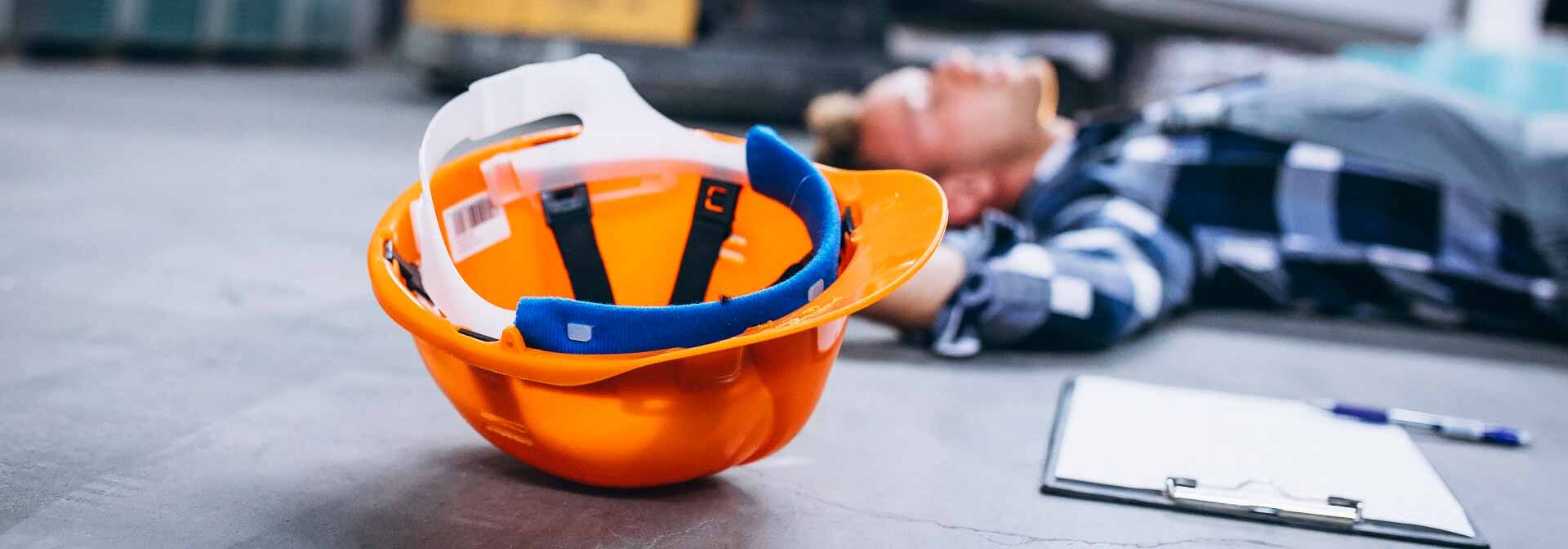 Accident corporel grave affectant un ouvrier d'usine.
