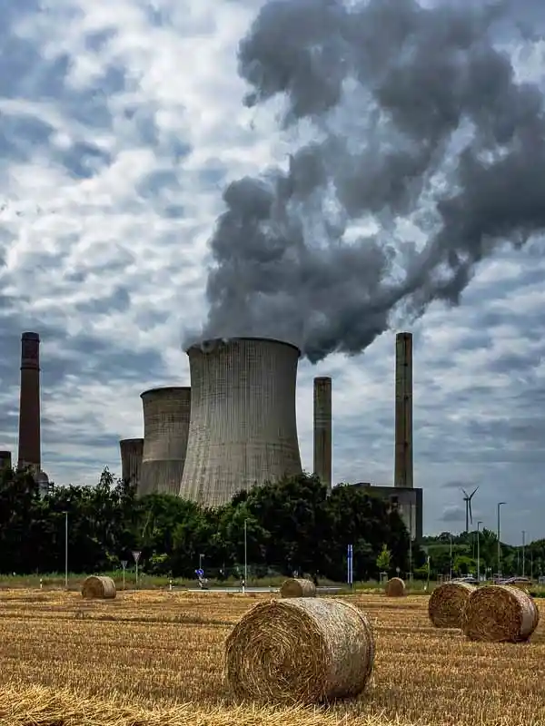 Risque de pollution environnementale en raison des activités industrielles.